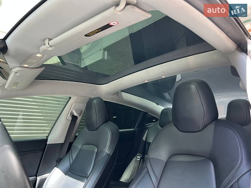 Седан Tesla Model 3 2018 в Киеве