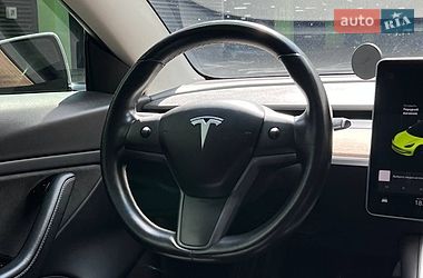 Седан Tesla Model 3 2018 в Киеве
