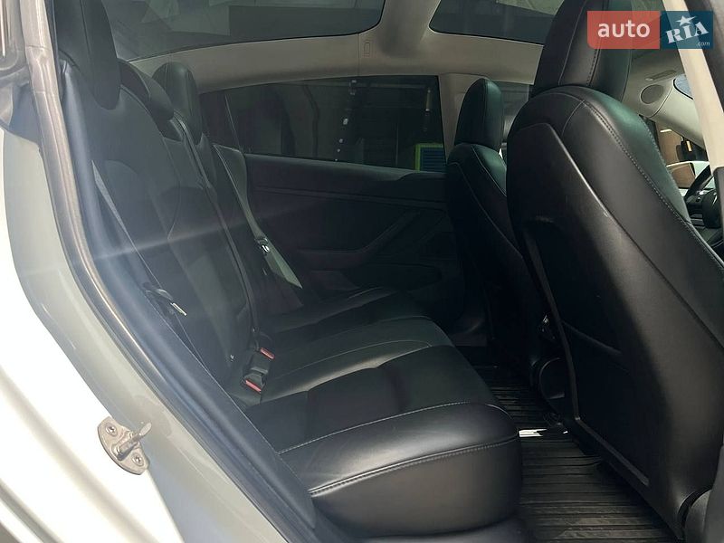 Седан Tesla Model 3 2018 в Киеве