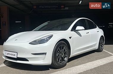 Седан Tesla Model 3 2018 в Киеве