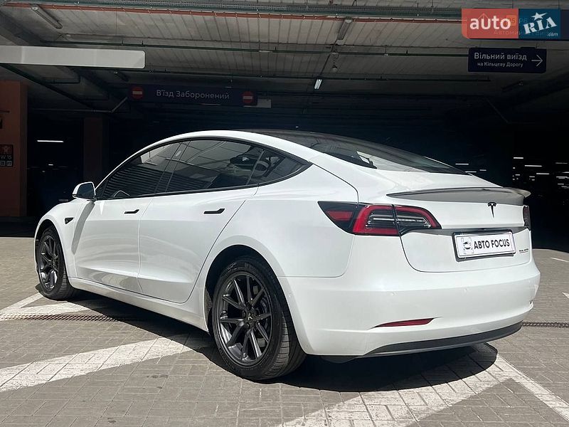 Седан Tesla Model 3 2018 в Киеве