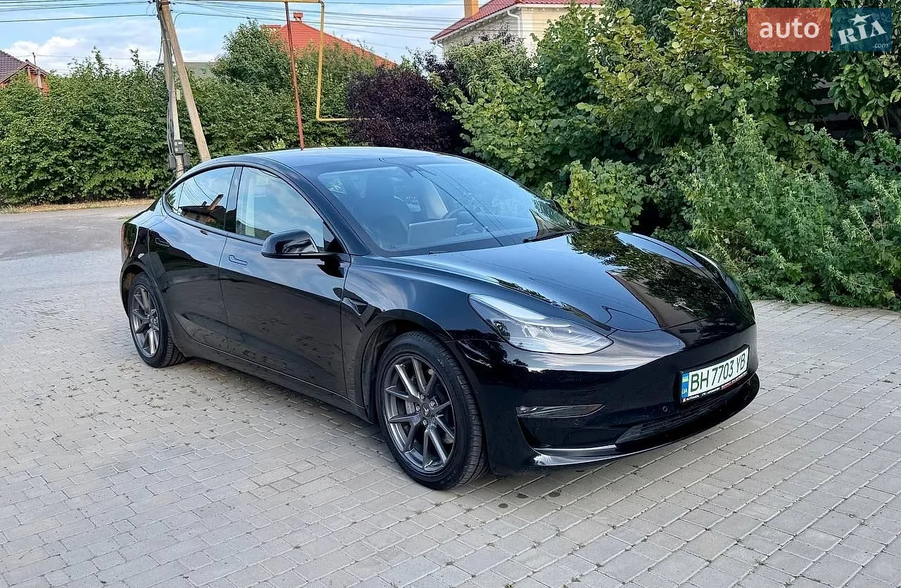 2022 Tesla Model 3 - фото 1