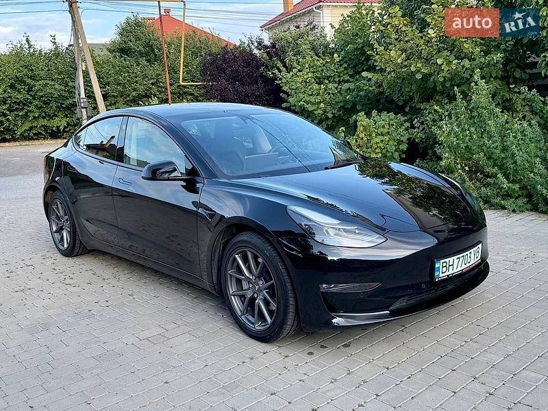 Седан Tesla Model 3 2022 в Одессе