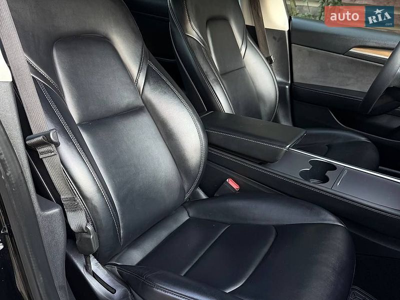 Седан Tesla Model 3 2022 в Одессе