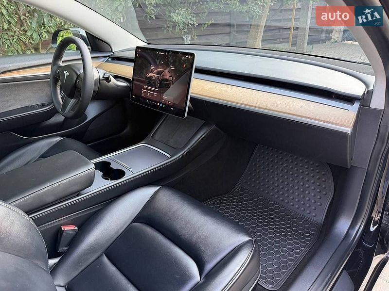 Седан Tesla Model 3 2022 в Одессе