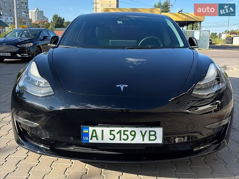 Седан Tesla Model 3 2019 в Вышгороде