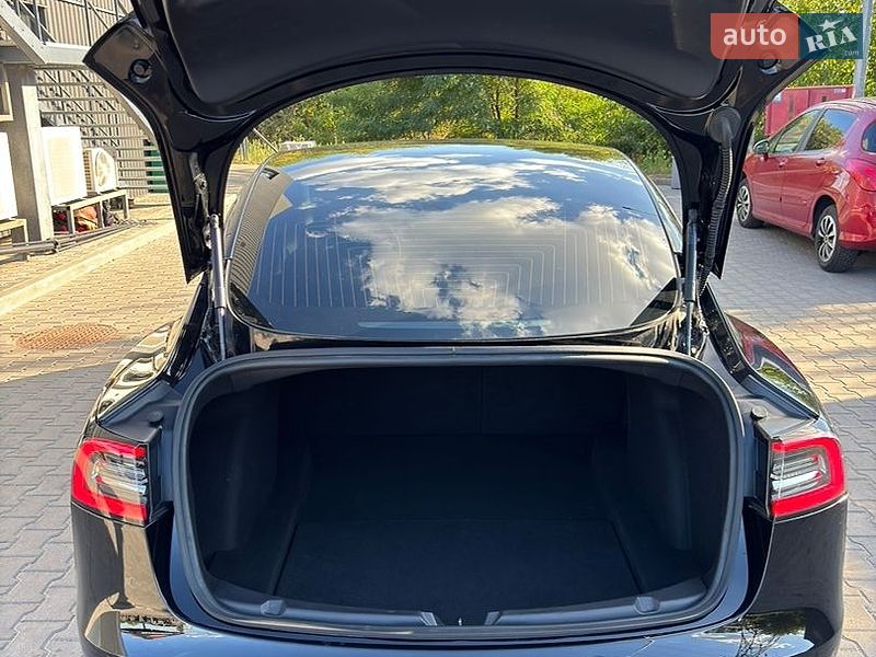Седан Tesla Model 3 2019 в Вышгороде