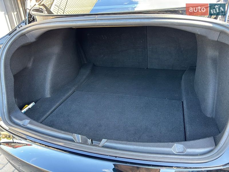 Седан Tesla Model 3 2019 в Вышгороде
