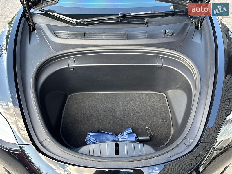 Седан Tesla Model 3 2019 в Вышгороде