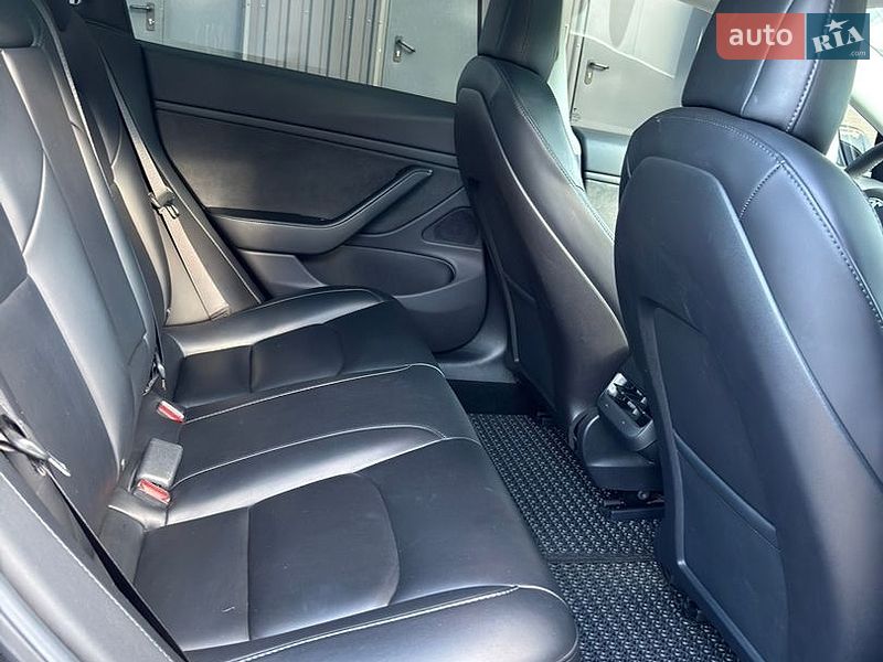 Седан Tesla Model 3 2019 в Вышгороде