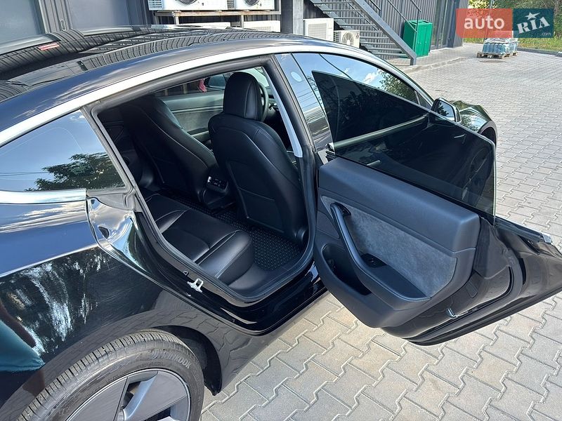 Седан Tesla Model 3 2019 в Вышгороде
