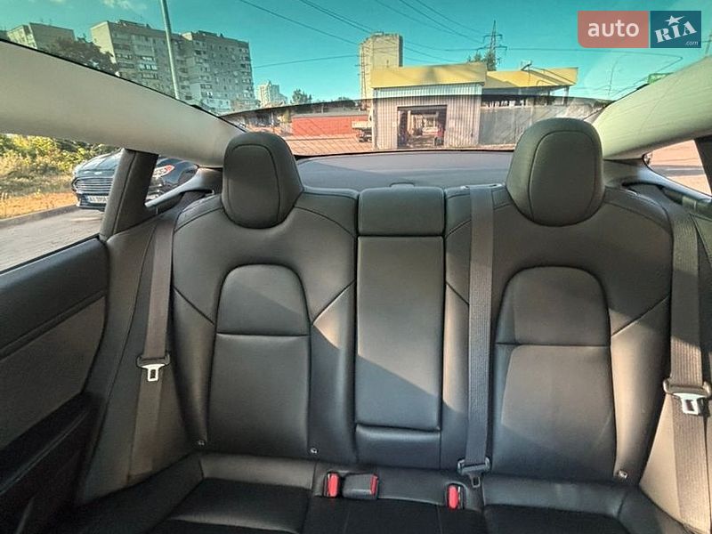 Седан Tesla Model 3 2019 в Вышгороде