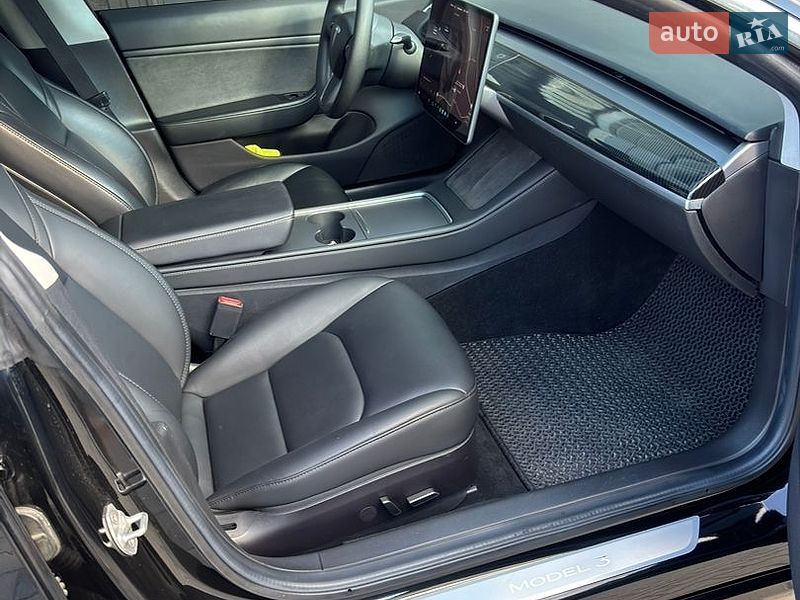 Седан Tesla Model 3 2019 в Вышгороде