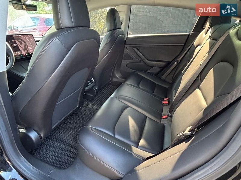 Седан Tesla Model 3 2019 в Вышгороде