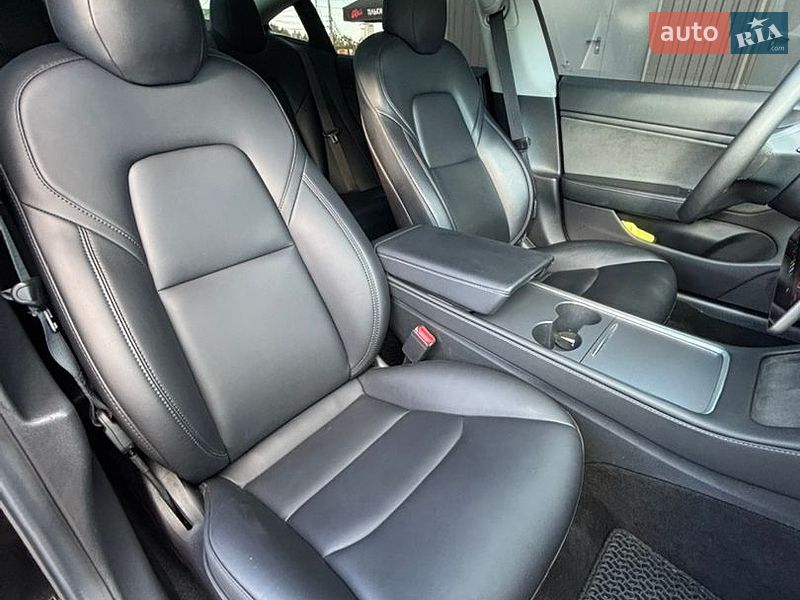 Седан Tesla Model 3 2019 в Вышгороде