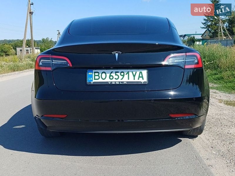Седан Tesla Model 3 2021 в Тернополе
