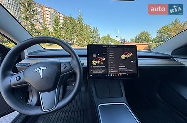 Седан Tesla Model 3 2023 в Тернополі