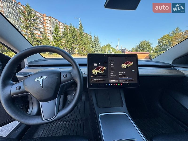 Седан Tesla Model 3 2023 в Тернополі