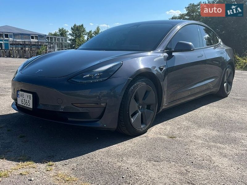 Седан Tesla Model 3 2021 в Днепре