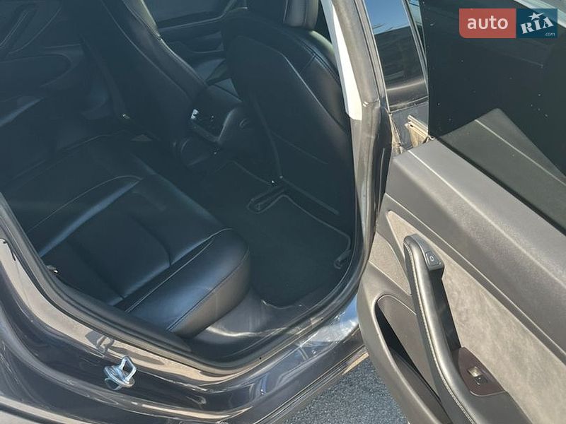 Седан Tesla Model 3 2021 в Днепре