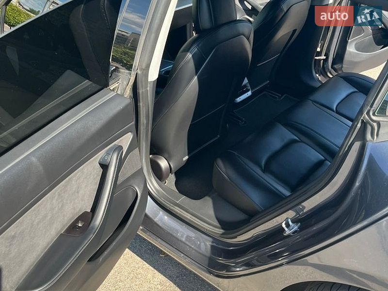 Седан Tesla Model 3 2021 в Днепре