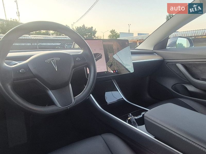 Седан Tesla Model 3 2018 в Каменском