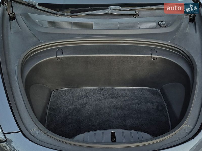 Седан Tesla Model 3 2018 в Каменском