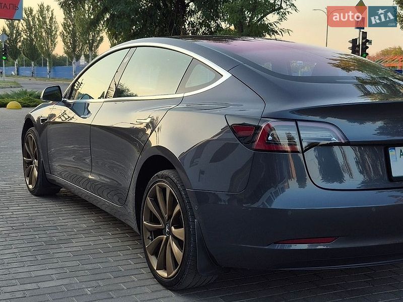 Седан Tesla Model 3 2018 в Каменском