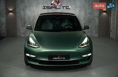 Седан Tesla Model 3 2023 в Одессе