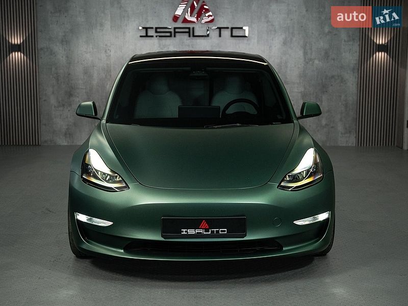 Седан Tesla Model 3 2023 в Одессе