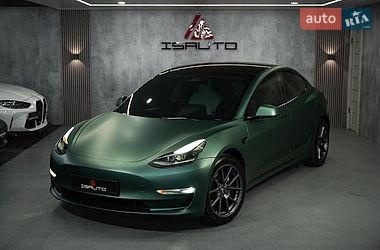 Седан Tesla Model 3 2023 в Одессе