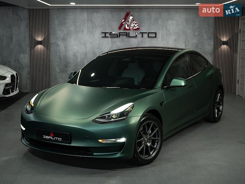 Седан Tesla Model 3 2023 в Одессе