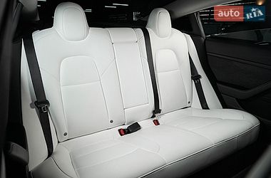 Седан Tesla Model 3 2023 в Одессе