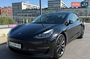 Седан Tesla Model 3 2021 в Львові