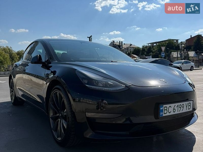 Седан Tesla Model 3 2021 в Львові