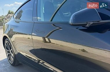 Седан Tesla Model 3 2021 в Львові