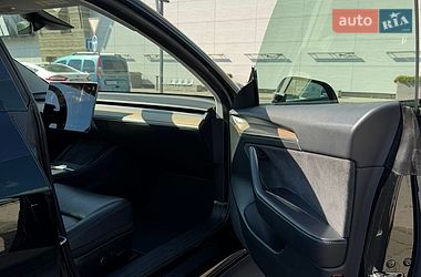 Седан Tesla Model 3 2021 в Львові
