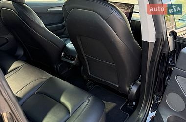 Седан Tesla Model 3 2021 в Львові
