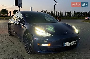Седан Tesla Model 3 2021 в Черновцах