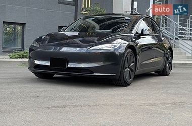 Седан Tesla Model 3 2024 в Фастове