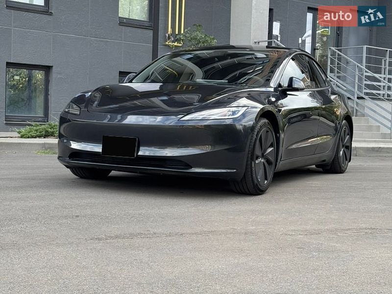 Седан Tesla Model 3 2024 в Фастове
