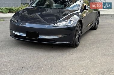 Седан Tesla Model 3 2024 в Фастове