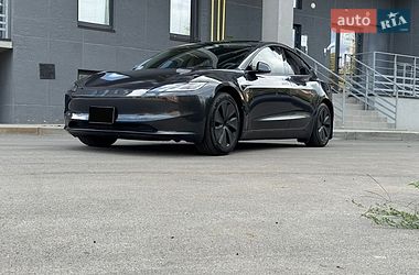 Седан Tesla Model 3 2024 в Фастове