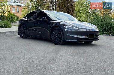 Седан Tesla Model 3 2024 в Фастове