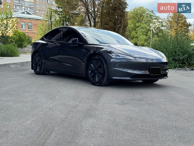 Седан Tesla Model 3 2024 в Фастове