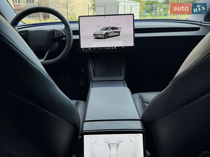 Седан Tesla Model 3 2024 в Фастове