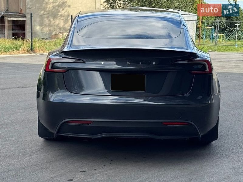 Седан Tesla Model 3 2024 в Фастове