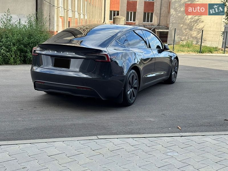 Седан Tesla Model 3 2024 в Фастове