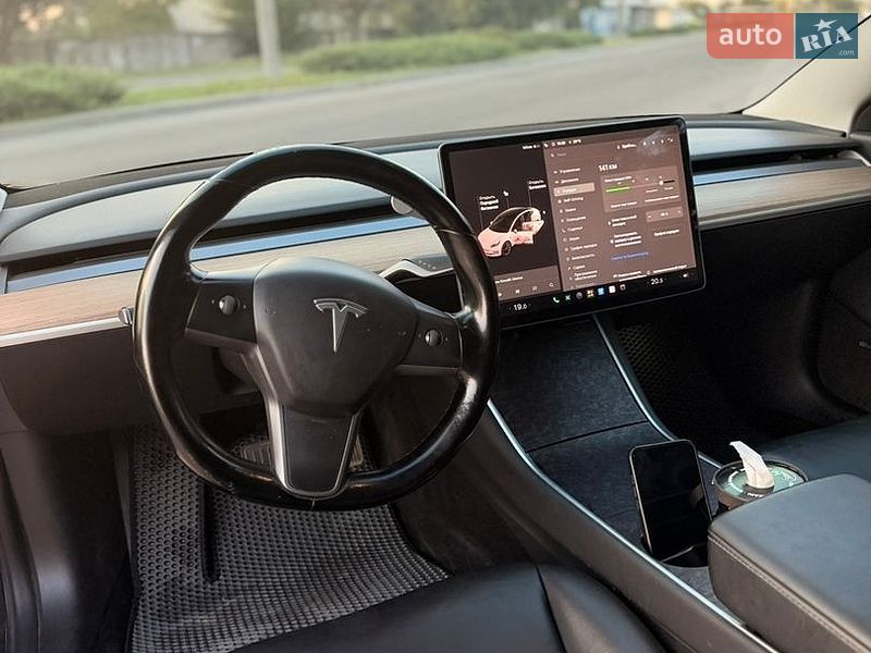Седан Tesla Model 3 2018 в Запорожье