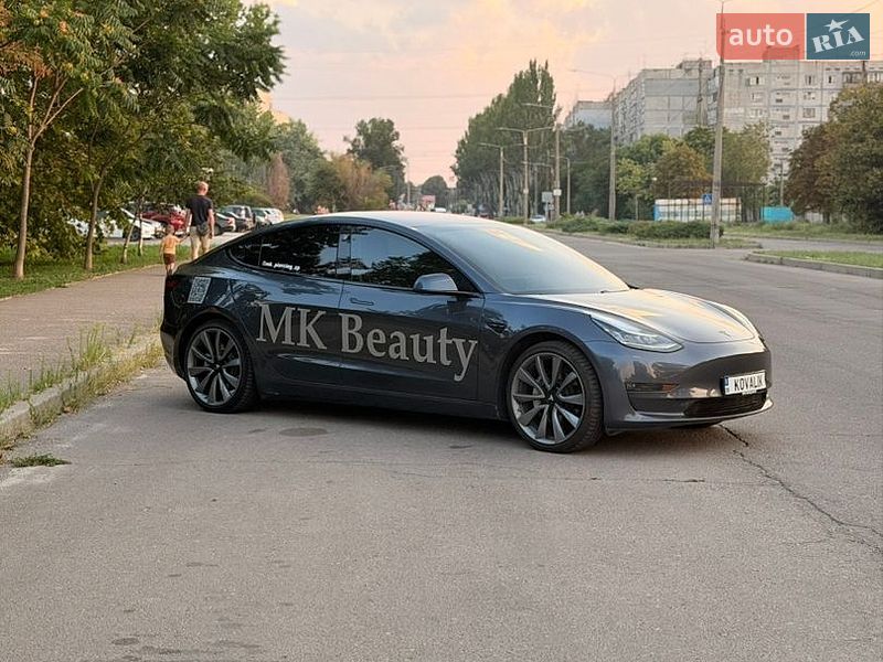 Седан Tesla Model 3 2018 в Запорожье